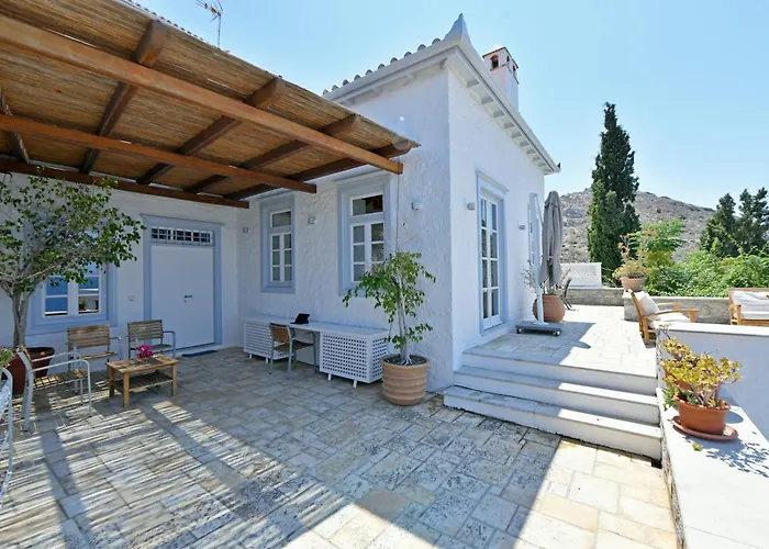 Hydra Kamini Beach Thea 1